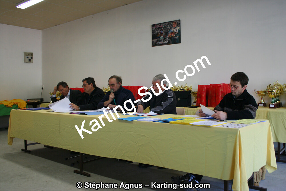 André LEDUC, Daniel ALESSI, Jean-Claude DESCAZAUX et 2 autres — 03/12/2006 : Assemblée Générale de la CRK Midi-Pyrénées et remise de prix à Lavelanet (Photos Stéphane Agnus) 2006 — karting