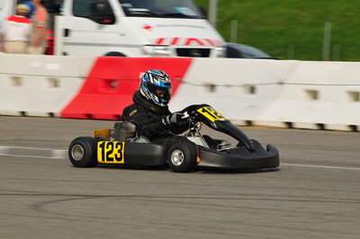 04/05/2008 : 3ème manche du Championnat Régional Midi-Pyrénées à Muret (Photos Julien Dejean) 2008 — karting