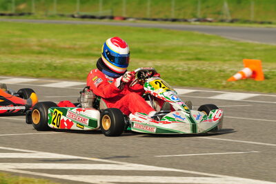 04/05/2008 : 3ème manche du Championnat Régional Midi-Pyrénées à Muret (Photos Julien Dejean) 2008 — karting