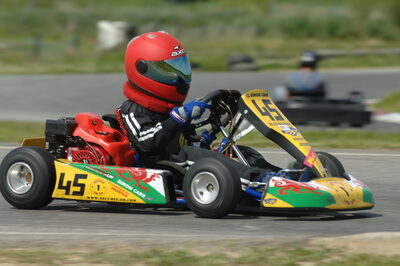 04/05/2008 : 3ème manche du Championnat Régional Midi-Pyrénées à Muret (Photos Patrick Lascombes) 2008 — karting