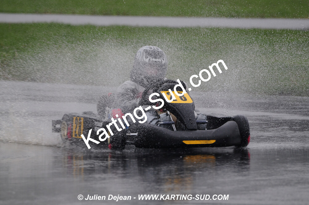 12/04/2009 : 1ère manche du Championnat Sud et 1ère manche du Championnat Régional Languedoc-Roussillon à Lavelanet (photos Julien Dejean) 2009 — karting
