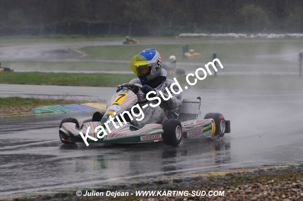 12/04/2009 : 1ère manche du Championnat Sud et 1ère manche du Championnat Régional Languedoc-Roussillon à Lavelanet (photos Julien Dejean) 2009 — karting