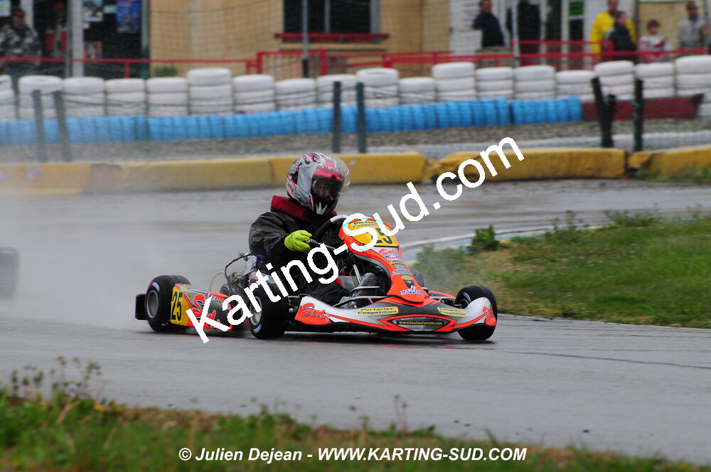12/04/2009 : 1ère manche du Championnat Sud et 1ère manche du Championnat Régional Languedoc-Roussillon à Lavelanet (photos Julien Dejean) 2009 — karting