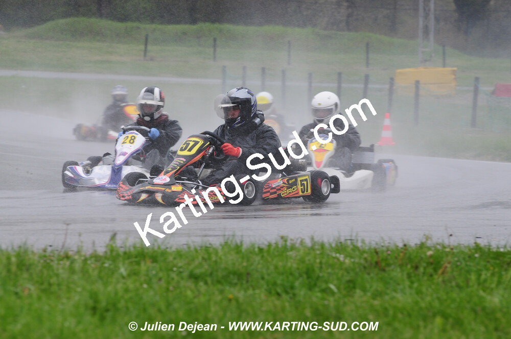12/04/2009 : 1ère manche du Championnat Sud et 1ère manche du Championnat Régional Languedoc-Roussillon à Lavelanet (photos Julien Dejean) 2009 — karting