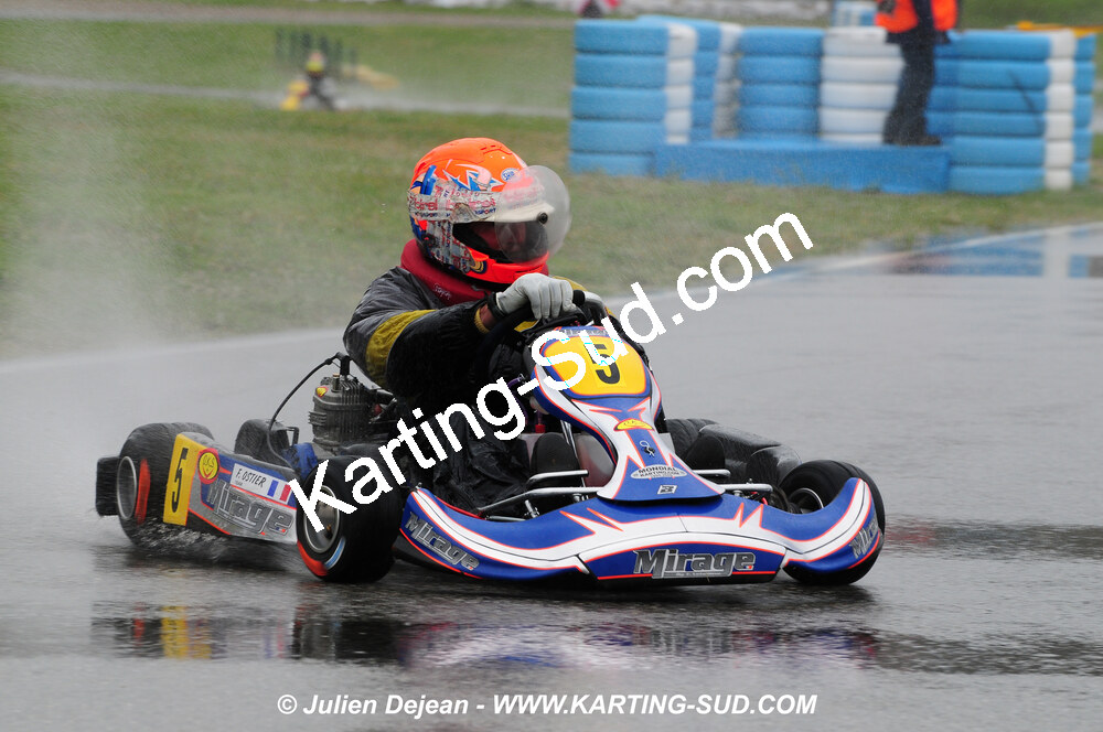 12/04/2009 : 1ère manche du Championnat Sud et 1ère manche du Championnat Régional Languedoc-Roussillon à Lavelanet (photos Julien Dejean) 2009 — karting