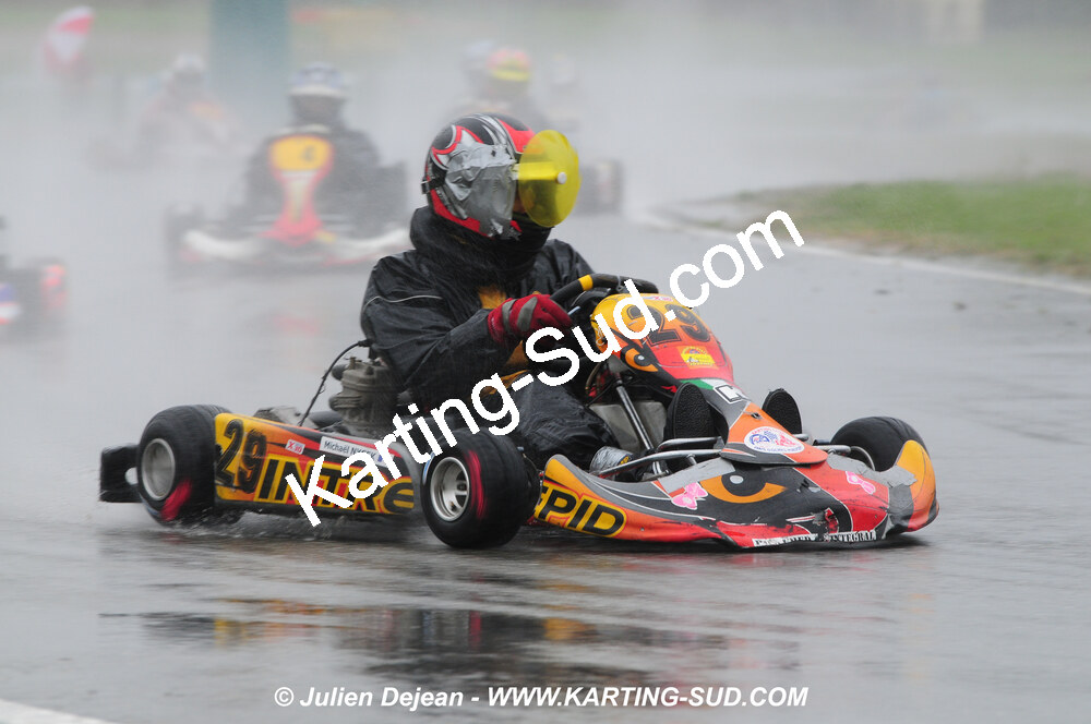 12/04/2009 : 1ère manche du Championnat Sud et 1ère manche du Championnat Régional Languedoc-Roussillon à Lavelanet (photos Julien Dejean) 2009 — karting