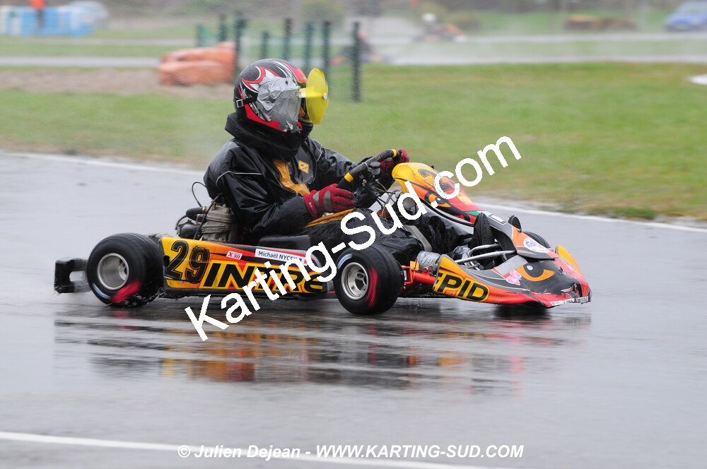 12/04/2009 : 1ère manche du Championnat Sud et 1ère manche du Championnat Régional Languedoc-Roussillon à Lavelanet (photos Julien Dejean) 2009 — karting