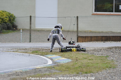 12/04/2009 : 1ère manche du Championnat Sud et 1ère manche du Championnat Régional Languedoc-Roussillon à Lavelanet (photos Patrick Lascombes) 2009 — karting
