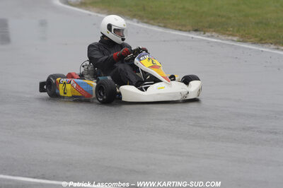 12/04/2009 : 1ère manche du Championnat Sud et 1ère manche du Championnat Régional Languedoc-Roussillon à Lavelanet (photos Patrick Lascombes) 2009 — karting