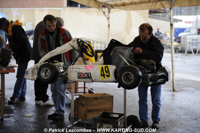 12/04/2009 : 1ère manche du Championnat Sud et 1ère manche du Championnat Régional Languedoc-Roussillon à Lavelanet (photos Patrick Lascombes) 2009 — karting