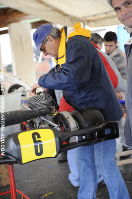 12/04/2009 : 1ère manche du Championnat Sud et 1ère manche du Championnat Régional Languedoc-Roussillon à Lavelanet (photos Patrick Lascombes) 2009 — karting