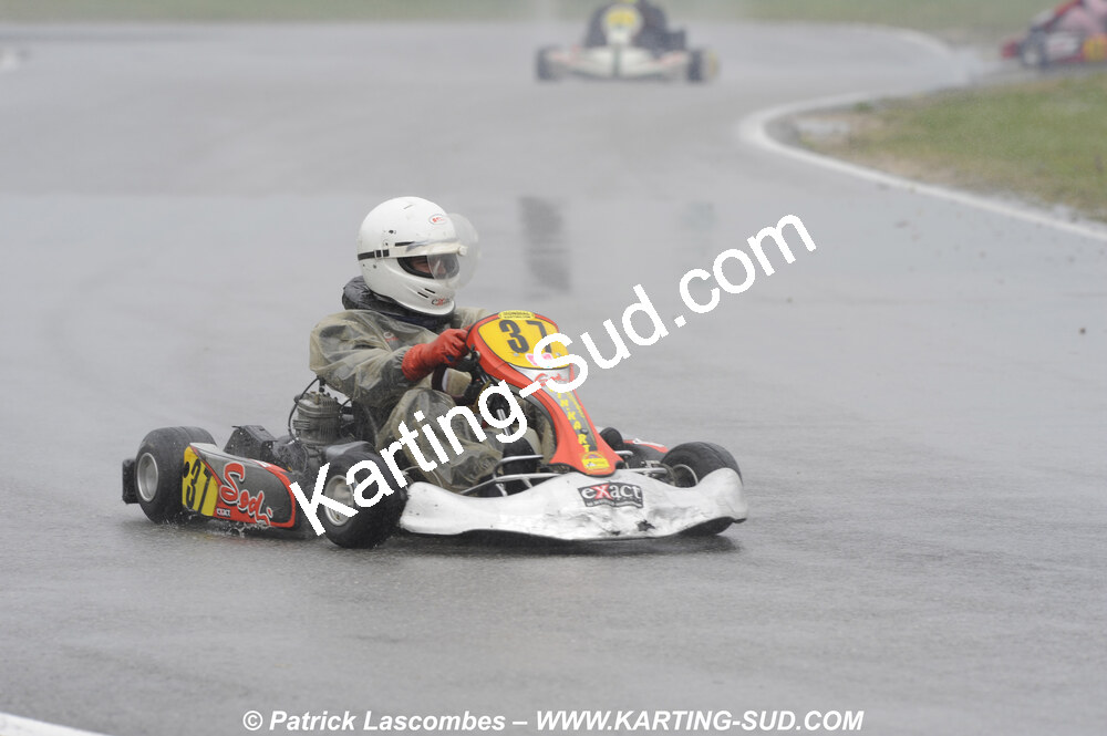 12/04/2009 : 1ère manche du Championnat Sud et 1ère manche du Championnat Régional Languedoc-Roussillon à Lavelanet (photos Patrick Lascombes) 2009 — karting