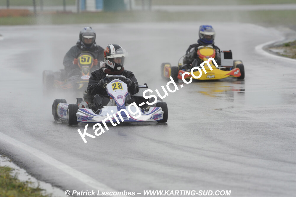12/04/2009 : 1ère manche du Championnat Sud et 1ère manche du Championnat Régional Languedoc-Roussillon à Lavelanet (photos Patrick Lascombes) 2009 — karting