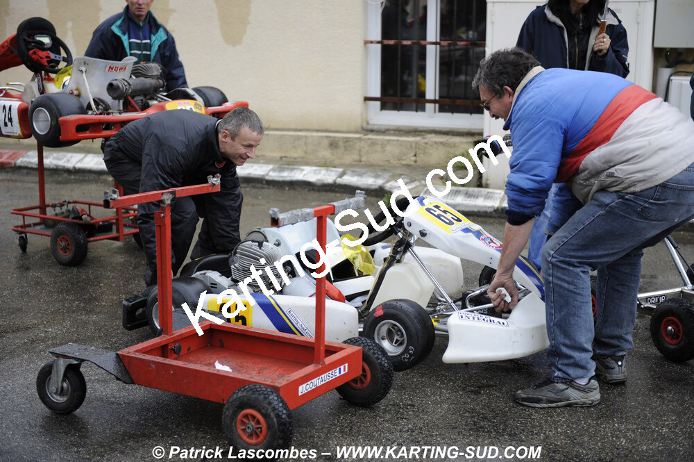 12/04/2009 : 1ère manche du Championnat Sud et 1ère manche du Championnat Régional Languedoc-Roussillon à Lavelanet (photos Patrick Lascombes) 2009 — karting