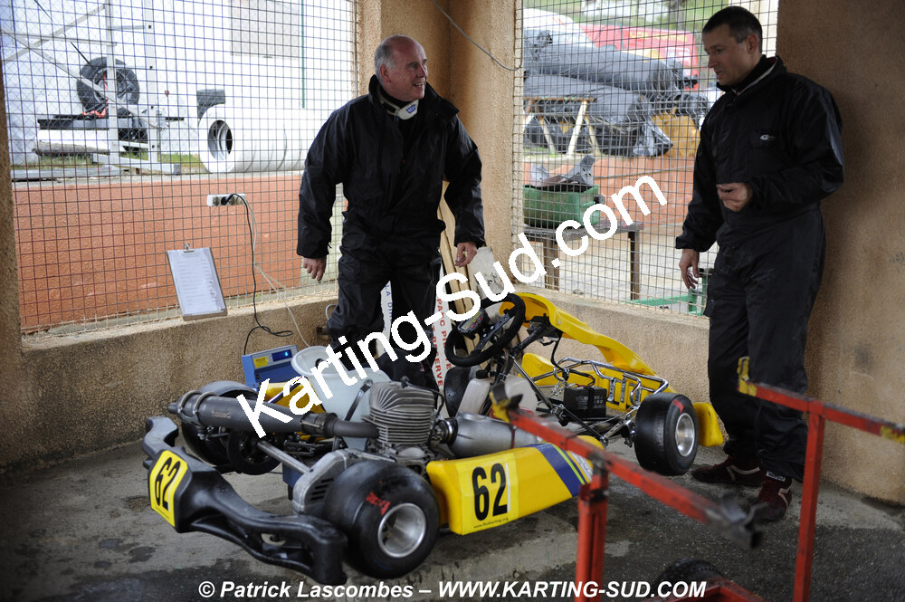 12/04/2009 : 1ère manche du Championnat Sud et 1ère manche du Championnat Régional Languedoc-Roussillon à Lavelanet (photos Patrick Lascombes) 2009 — karting