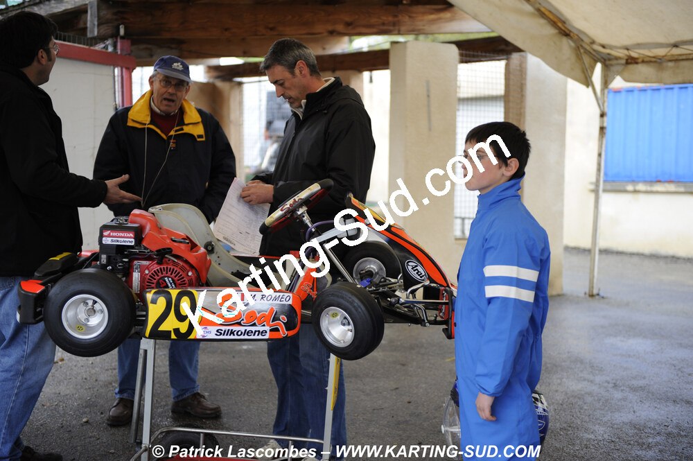 12/04/2009 : 1ère manche du Championnat Sud et 1ère manche du Championnat Régional Languedoc-Roussillon à Lavelanet (photos Patrick Lascombes) 2009 — karting