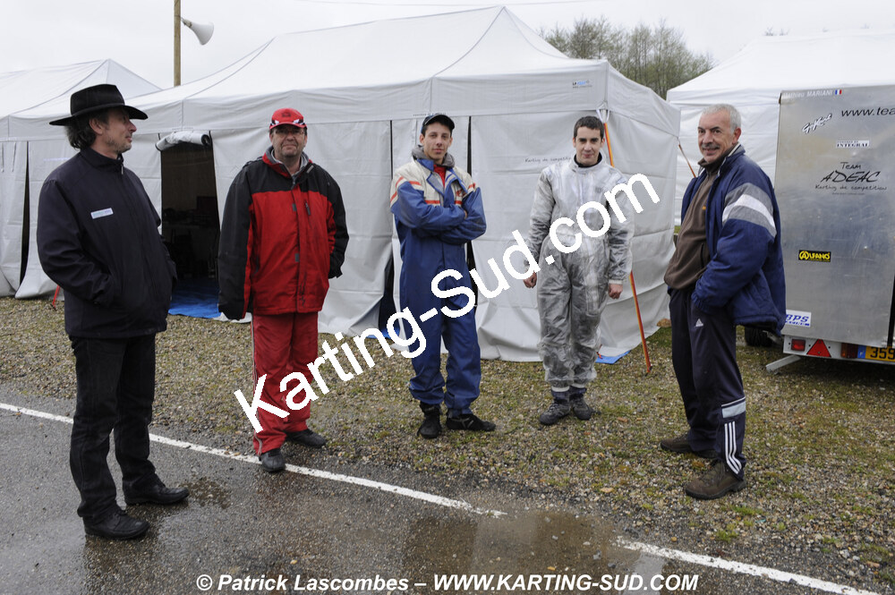 12/04/2009 : 1ère manche du Championnat Sud et 1ère manche du Championnat Régional Languedoc-Roussillon à Lavelanet (photos Patrick Lascombes) 2009 — karting
