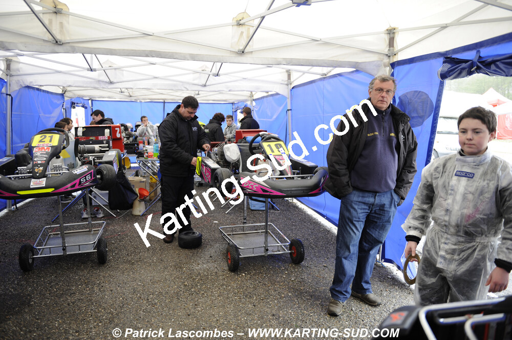 12/04/2009 : 1ère manche du Championnat Sud et 1ère manche du Championnat Régional Languedoc-Roussillon à Lavelanet (photos Patrick Lascombes) 2009 — karting