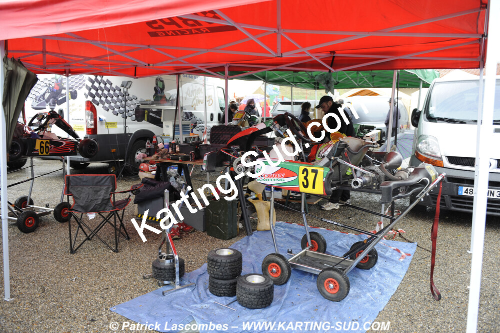12/04/2009 : 1ère manche du Championnat Sud et 1ère manche du Championnat Régional Languedoc-Roussillon à Lavelanet (photos Patrick Lascombes) 2009 — karting