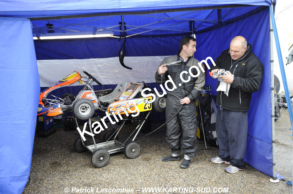 12/04/2009 : 1ère manche du Championnat Sud et 1ère manche du Championnat Régional Languedoc-Roussillon à Lavelanet (photos Patrick Lascombes) 2009 — karting