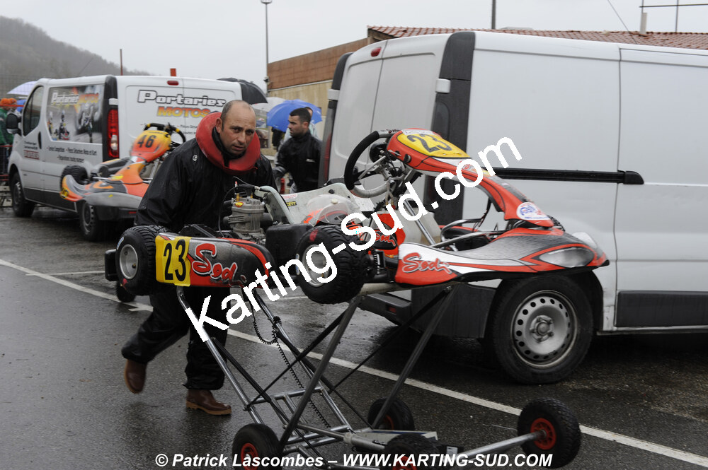 12/04/2009 : 1ère manche du Championnat Sud et 1ère manche du Championnat Régional Languedoc-Roussillon à Lavelanet (photos Patrick Lascombes) 2009 — karting
