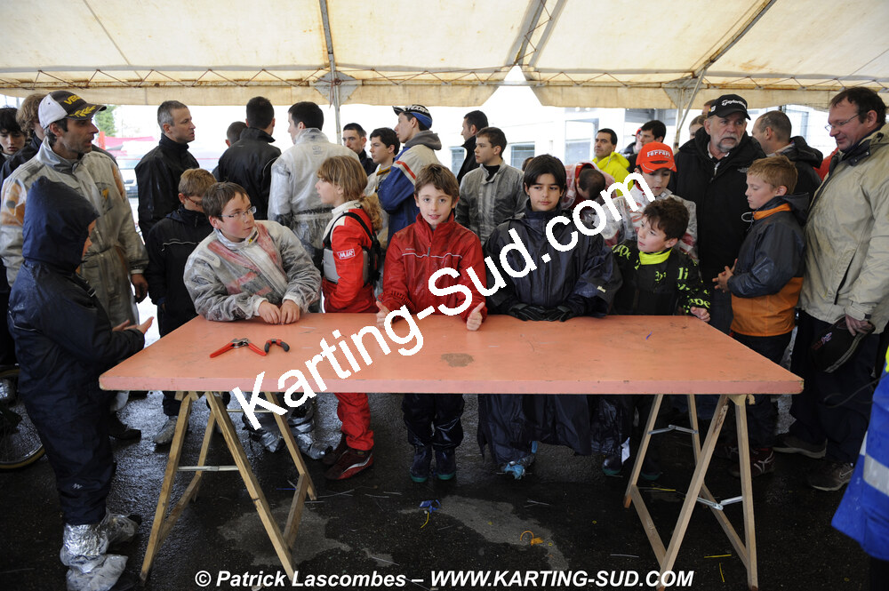 12/04/2009 : 1ère manche du Championnat Sud et 1ère manche du Championnat Régional Languedoc-Roussillon à Lavelanet (photos Patrick Lascombes) 2009 — karting