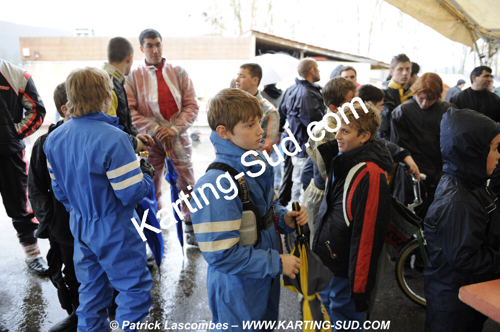 12/04/2009 : 1ère manche du Championnat Sud et 1ère manche du Championnat Régional Languedoc-Roussillon à Lavelanet (photos Patrick Lascombes) 2009 — karting