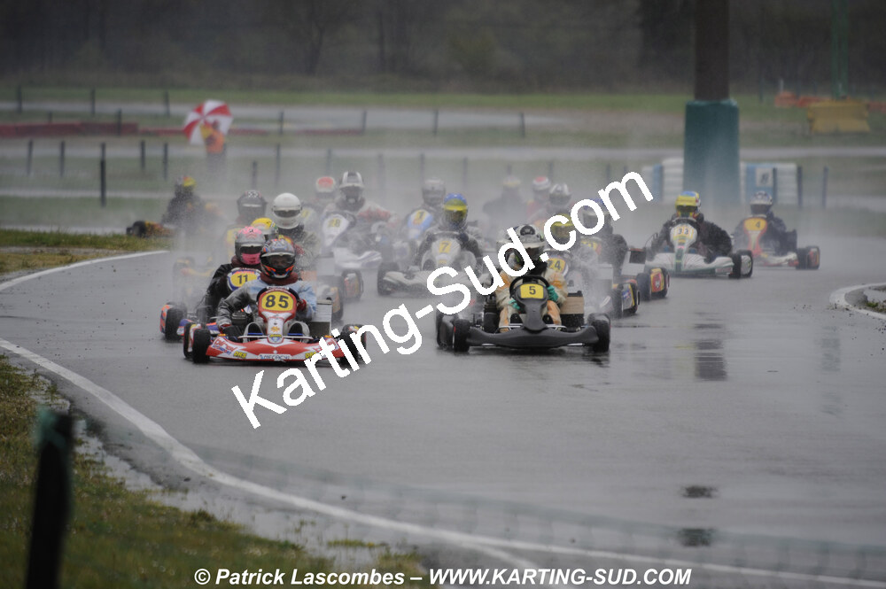 12/04/2009 : 1ère manche du Championnat Sud et 1ère manche du Championnat Régional Languedoc-Roussillon à Lavelanet (photos Patrick Lascombes) 2009 — karting