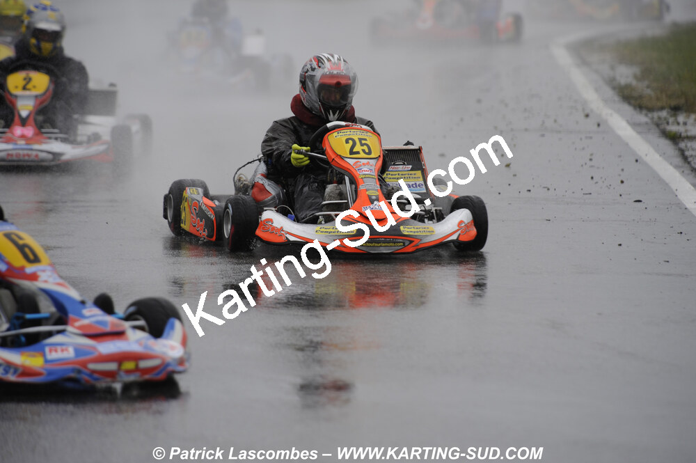 12/04/2009 : 1ère manche du Championnat Sud et 1ère manche du Championnat Régional Languedoc-Roussillon à Lavelanet (photos Patrick Lascombes) 2009 — karting