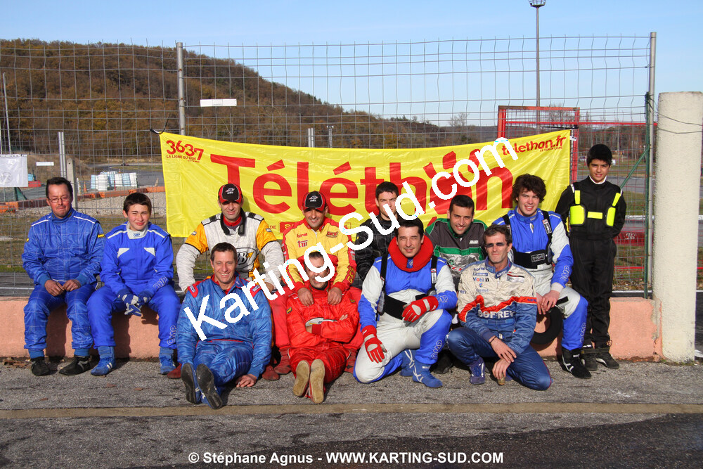Cédric AZEMA, Gilles DUPRAT, Hakim AIT OUARET et 2 autres — 04/12/2010 : Course Club Téléthon 2010 à Lavelanet (photos Stéphane Agnus) 2010 — karting