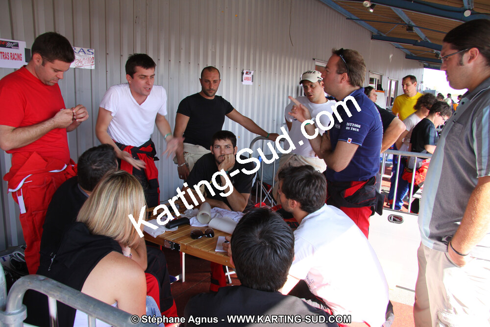 01 & 02/10/2011 : 24H Karting à Muret (Photos Stéphane Agnus – Yan Ching Agnus – Patrick Lascombes) 2011 — karting