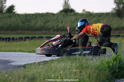 07/05/2022 : Endurance Loisir Les Razbitumes pour “1 maillot pour la vie” & Les Socio Esthéticiennes (Photos Stéphane Agnus) 2022 — karting