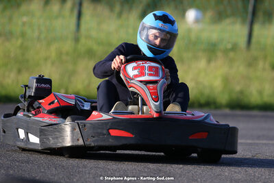 07/05/2022 : Endurance Loisir Les Razbitumes pour “1 maillot pour la vie” & Les Socio Esthéticiennes (Photos Stéphane Agnus) 2022 — karting