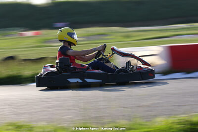 07/05/2022 : Endurance Loisir Les Razbitumes pour “1 maillot pour la vie” & Les Socio Esthéticiennes (Photos Stéphane Agnus) 2022 — karting