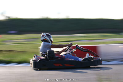 07/05/2022 : Endurance Loisir Les Razbitumes pour “1 maillot pour la vie” & Les Socio Esthéticiennes (Photos Stéphane Agnus) 2022 — karting