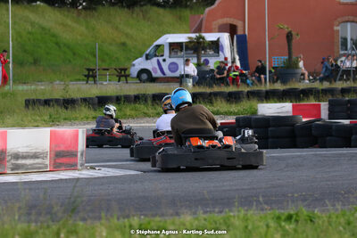07/05/2022 : Endurance Loisir Les Razbitumes pour “1 maillot pour la vie” & Les Socio Esthéticiennes (Photos Stéphane Agnus) 2022 — karting
