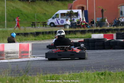 07/05/2022 : Endurance Loisir Les Razbitumes pour “1 maillot pour la vie” & Les Socio Esthéticiennes (Photos Stéphane Agnus) 2022 — karting