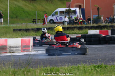 07/05/2022 : Endurance Loisir Les Razbitumes pour “1 maillot pour la vie” & Les Socio Esthéticiennes (Photos Stéphane Agnus) 2022 — karting