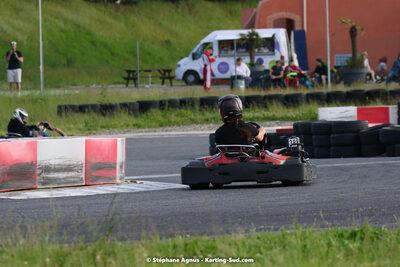 07/05/2022 : Endurance Loisir Les Razbitumes pour “1 maillot pour la vie” & Les Socio Esthéticiennes (Photos Stéphane Agnus) 2022 — karting