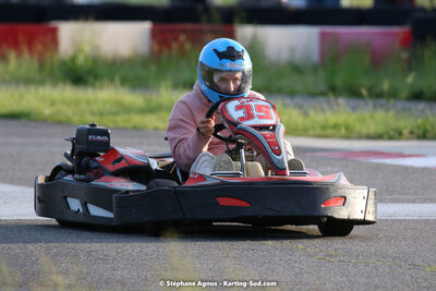 07/05/2022 : Endurance Loisir Les Razbitumes pour “1 maillot pour la vie” & Les Socio Esthéticiennes (Photos Stéphane Agnus) 2022 — karting