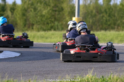07/05/2022 : Endurance Loisir Les Razbitumes pour “1 maillot pour la vie” & Les Socio Esthéticiennes (Photos Stéphane Agnus) 2022 — karting