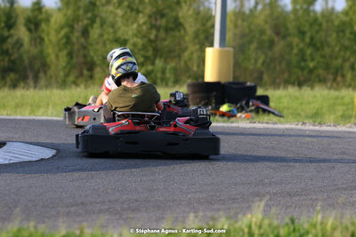 07/05/2022 : Endurance Loisir Les Razbitumes pour “1 maillot pour la vie” & Les Socio Esthéticiennes (Photos Stéphane Agnus) 2022 — karting