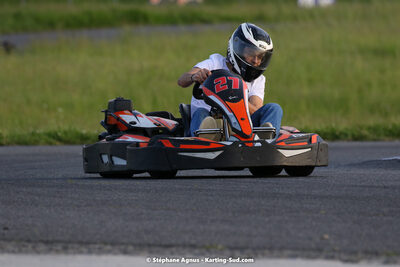 07/05/2022 : Endurance Loisir Les Razbitumes pour “1 maillot pour la vie” & Les Socio Esthéticiennes (Photos Stéphane Agnus) 2022 — karting