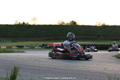 07/05/2022 : Endurance Loisir Les Razbitumes pour “1 maillot pour la vie” & Les Socio Esthéticiennes (Photos Stéphane Agnus) 2022 — karting