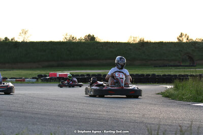 07/05/2022 : Endurance Loisir Les Razbitumes pour “1 maillot pour la vie” & Les Socio Esthéticiennes (Photos Stéphane Agnus) 2022 — karting