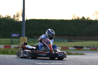 07/05/2022 : Endurance Loisir Les Razbitumes pour “1 maillot pour la vie” & Les Socio Esthéticiennes (Photos Stéphane Agnus) 2022 — karting