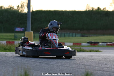 07/05/2022 : Endurance Loisir Les Razbitumes pour “1 maillot pour la vie” & Les Socio Esthéticiennes (Photos Stéphane Agnus) 2022 — karting