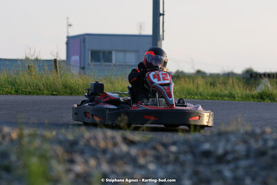 07/05/2022 : Endurance Loisir Les Razbitumes pour “1 maillot pour la vie” & Les Socio Esthéticiennes (Photos Stéphane Agnus) 2022 — karting