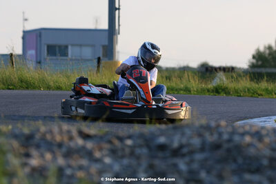 07/05/2022 : Endurance Loisir Les Razbitumes pour “1 maillot pour la vie” & Les Socio Esthéticiennes (Photos Stéphane Agnus) 2022 — karting