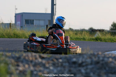 07/05/2022 : Endurance Loisir Les Razbitumes pour “1 maillot pour la vie” & Les Socio Esthéticiennes (Photos Stéphane Agnus) 2022 — karting